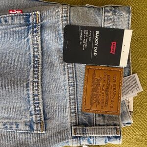 NWT Levi’s “baggy dad” jeans size 29x32